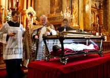 Thousands venerate relics of St. Maria Goretti 